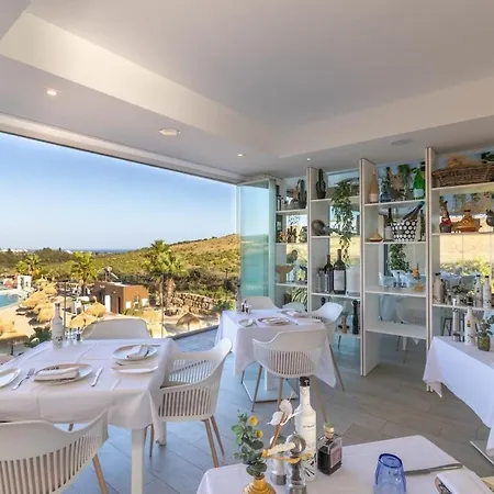 Al-114 - - Alcazaba Lagoon 2 Bed Estepona