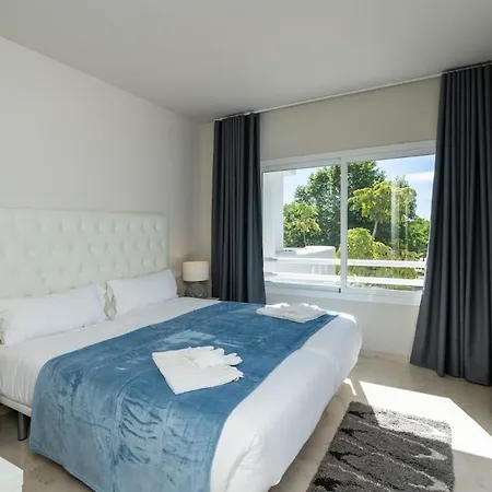 Al-114 - - Alcazaba Lagoon 2 Bed * Estepona